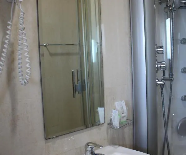 Solar Da Charneca Hotel